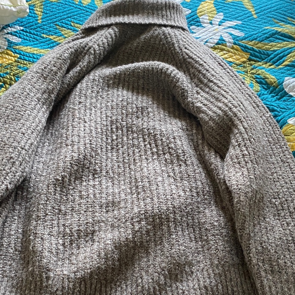 Men's Gray Sweater